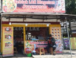 Seblak Prasmanan Kedai Lak Magetan : Para Pengunjung Bebas Mengambil Aneka Macam Pilihan Mulai Dari Harga Rp. 1.000