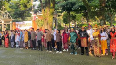 Berbalut Pakaian Adat, Pemkab Magetan Gelar Upacara Harlah Pancasila