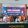 Modus Bobol Gudang Lewat Dinding Triplek, Dua Warga Jember Gasak Baut Rp 62 Juta di Ponorogo