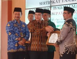 Penyerahan Sertipikat Tanah Wakaf Dan Tempat Ibadah Umat Beragama Oleh BPN Magetan Bersama Kemenag Sebanyak 252 Sertipikat