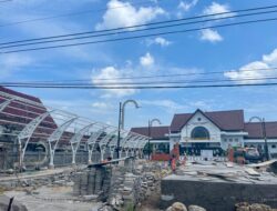 Relokasi Gerbang Akses Stasiun Magetan, Kebut Penyelesaian Trotoar Beratap