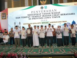 Penyerahan Sertipikat Tanah Wakaf dan Tempat Ibadah di Surabaya, Kantor Pertanahan Kabupaten Madiun : Diharapkan Memiliki Kekuatan Hukum yang Jelas