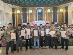 Terima Sertipikat Wakaf di Masjid Al-Akbar, Warga Madiun Apresiasi Program ATR/BPN