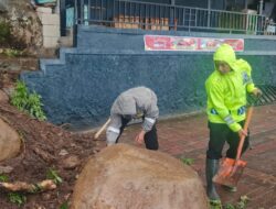 Tanah Longsor Tutup Total Jalan Lingkar Telaga Sarangan, LSM Magetan Center Kritis Kepada Pemerintah Soal Pengelola Wilayah Rentan Bencana