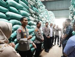 Kapolres Ponorogo Lakukan Peninjauan ke Gudang Bulog Babadan, Stok Beras Dipastikan Aman