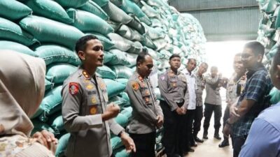 Kapolres Ponorogo Lakukan Peninjauan ke Gudang Bulog Babadan, Stok Beras Dipastikan Aman