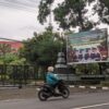 Banner Natal Masih Terpasang di DPRD Magetan