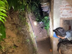 Delapan Rumah Warga Rusak Akibat Longsor di Poncol
