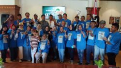 Suasana Semarak Warnai Launching Buku Karya Alumni Stikosa AWS di Surabaya