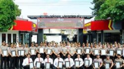 Anggota Berprestasi Terima Reward dari Kapolres Ponorogo