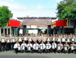 Anggota Berprestasi Terima Reward dari Kapolres Ponorogo