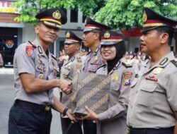 Kapolres Ponorogo Gelar Sertijab Kapolsek dan Beri Penghargaan untuk Personel Purna Tugas