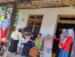 Jemput Bola, Lansia di Bendo Terima Pemeriksaan Kesehatan di Rumah