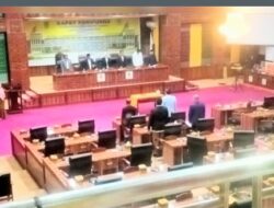 Kursi Kosong, Daftar Hadir Penuh: Paripurna LKPJ Rohil Disorot Publik