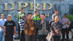Ratusan Pendukung MBG Datangi DPRD Ponorogo, Sampaikan Delapan Tuntutan