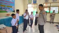 Bangun Karakter Pelajar, Kapolsek Sukorejo Sampaikan Pentingnya Disiplin dan Taat Lalu Lintas