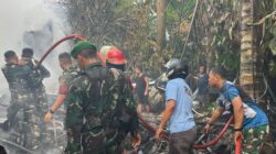 Respons Cepat TNI-Polri Padamkan Kebakaran Rumah di Tanggamus, Kerugian Capai Rp300 Juta