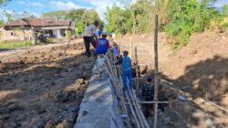 Material Galian Talud Dimanfaatkan untuk Perlebar Bahu Jalan di Bulu Lor