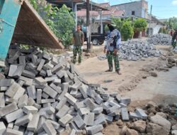 Material Paving Berkualitas Dukung Pembangunan Jalan Poros Desa Bulu Lor