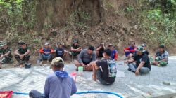 Kades Bulu Lor Kobarkan Semangat Gotong Royong Warga di Lokasi TMMD 129
