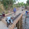 Rangka Baja Besar Mulai Dipasang di Jembatan Dukuh Bibis TMMD ke-129