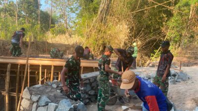 “Kerjane Mening” – Warga Bulu Lor Puji Kerja Keras Satgas TMMD 129