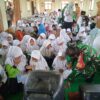 Antusias Siswa MI Bulu Lor Sambut Perpustakaan Keliling TMMD 129 Ponorogo