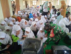 Antusias Siswa MI Bulu Lor Sambut Perpustakaan Keliling TMMD 129 Ponorogo