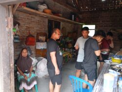 Berkah TMMD 129: Mbah Sirah Masak untuk 11 Anggota Satgas di Bulu Lor