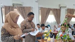 Limbah Alat Lab Bekas Disulap Jadi Media Budidaya, Tim Kimia UM Dorong Green Economy di SMAN 3 Sidoarjo