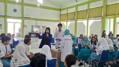 Budaya Laboratorium Aman Dimulai dari Kelas 10, Guru Besar UM Dampingi SMAN 3 Sidoarjo