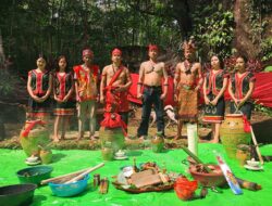 Panglima Pajaji Resmi Lantik Tiga Panglima Baru Dayak di Bukit Emas Singkawang