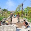 Kamituwo Ngipik Pimpin Warga Gotong Royong Sukseskan Pembangunan Jalan TMMD 129