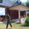 Kerja Bakti Lintas Iman: Satgas TMMD 129 Bersihkan Masjid dan Vihara Bulu Lor