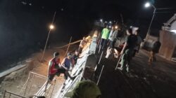 Lembur Siang Malam, TNI dan Warga Kejar Tuntaskan Pembangunan Talud Bulu Lor