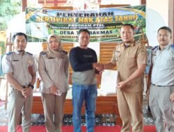 Kantah Kabupaten Madiun Serahkan 120 Sertipikat PTSL kepada Masyarakat Desa Tambakmas