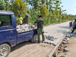 Relakan Pickup untuk TMMD, Warga Ngipik Dukung Paving Jalan Desa