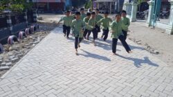 Ceria Anak MI Bulu Lor Jajal Paving Baru Hasil TMMD 129