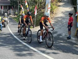 Debut Ngebel KOM Banjir Peminat: 500 Cyclist dari 7 Negara Taklukkan Tanjakan Telaga Ngebel