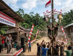 Di Ujung Bengkayang, HUT ke-81 RI Dimeriahkan Karaoke dan Panjat Pinang