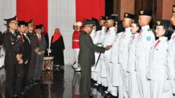 Dandim Ponorogo Kukuhkan Paskibraka 2026, Pesan Jadi Teladan Masyarakat