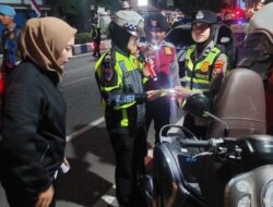 Polres Ponorogo Gelar Razia Malam, 56 Kendaraan Diperiksa Demi Kamtibmas Kondusif