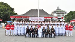 Dandim Ponorogo Ikuti Upacara Penurunan Bendera HUT RI ke-81 di Alun-alun Ponorogo