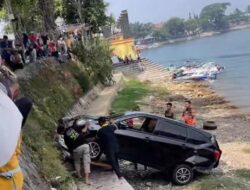 Salah Injak Pedal Gas, Calya Terperosok di Sisi Telaga Sarangan