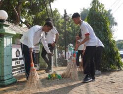 Dukung Gerakan Indonesia ASRI, Rutan Magetan Gelar Aksi Bersih-Bersih di Purwoasri hingga Pasar Jengglong