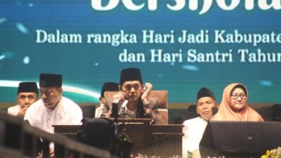 Ribuan Jamaah Padati Alun-Alun Magetan, Gus Iqdam Pimpin Selawat di Puncak Hari Jadi ke-351